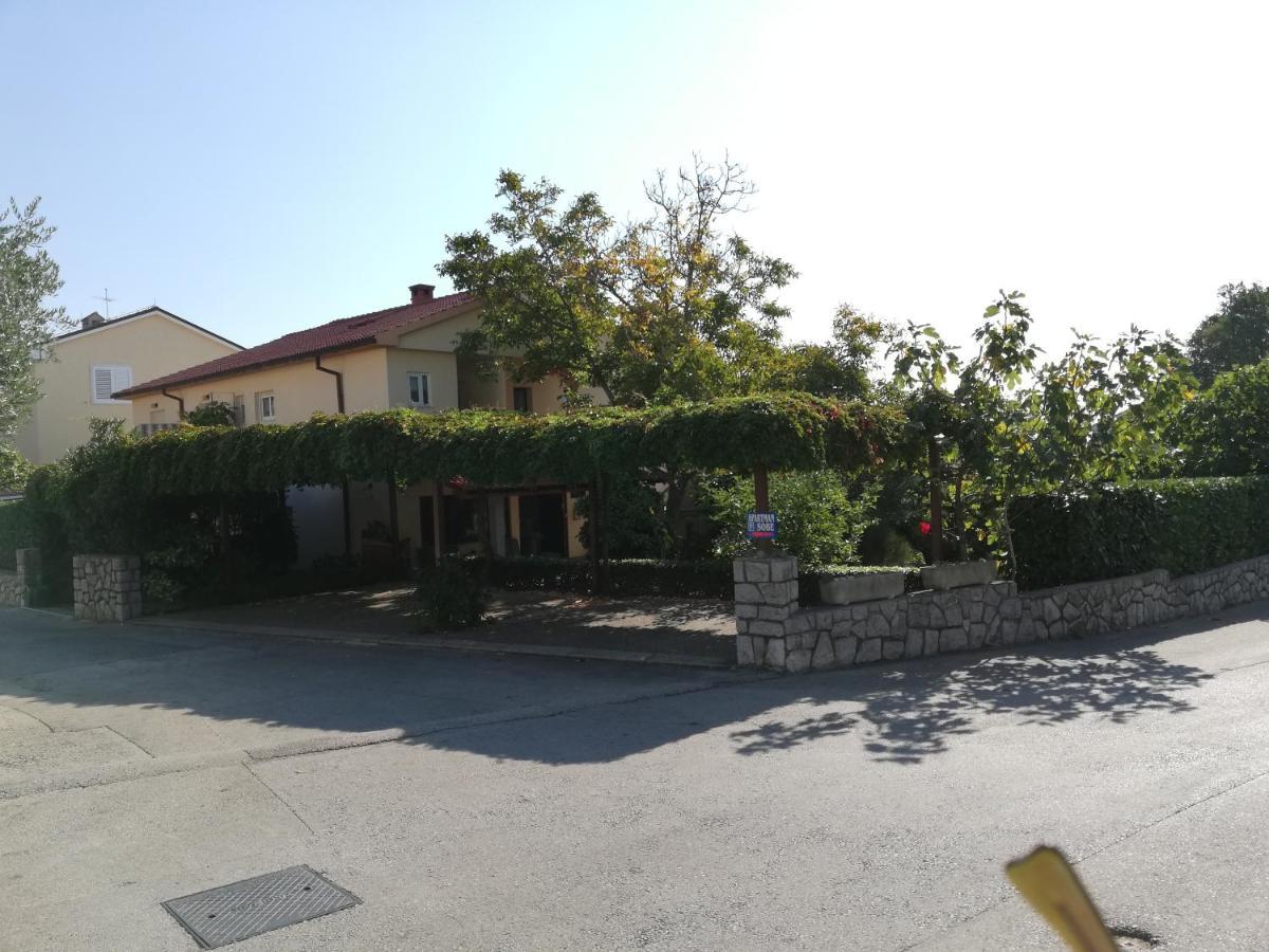 Guest House Krk Town Centre المظهر الخارجي الصورة